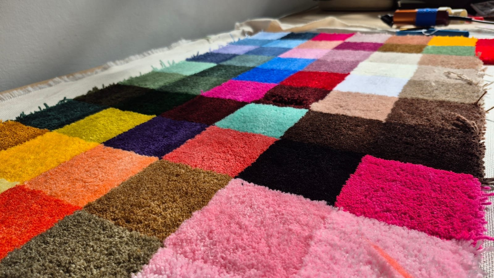 Muestras de color de lana de Wafore, vista completa de la cartilla.